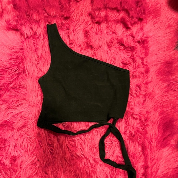 Garage crop top - Picture 3 of 4